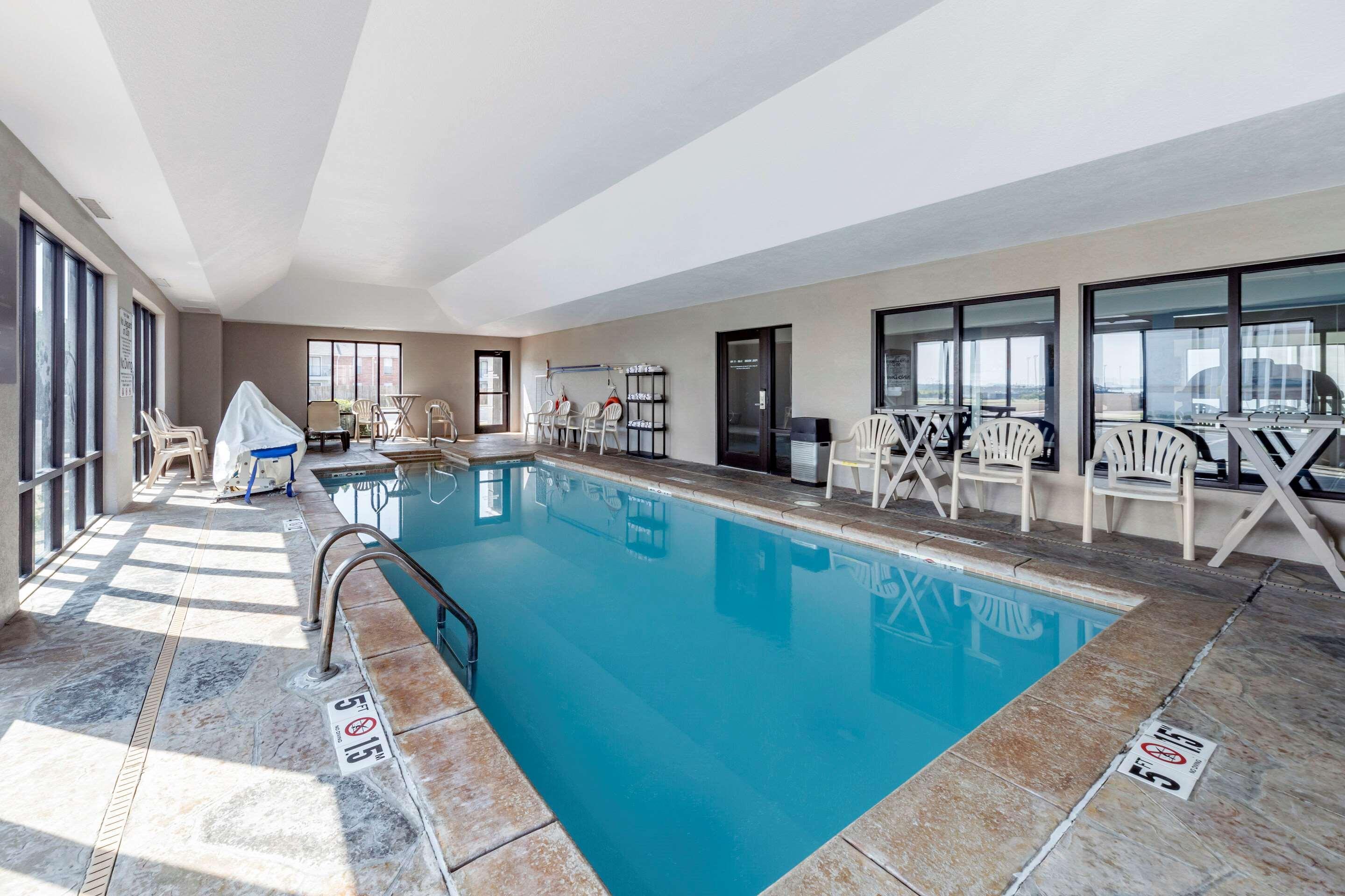Garner Hotel Oklahoma City - Quail Springs By Ihg Экстерьер фото